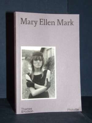 C. Bénichou – Mary Ellen Mark – Thames & Hudson / Photofile – 2024 (978-0500411254) - Fotografia - Libreria del novecento